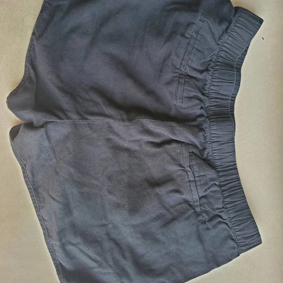 Madewell black size s pull on shorts - Picture 2 of 4
